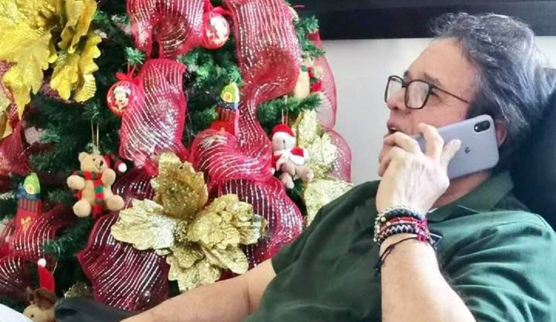 Álvaro Carcamo, uno de los doctores que realiza teleconsultas gratuitas