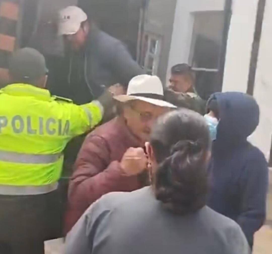 Tras más de 100 días de bloqueo en el ingreso a la mina El Alizal, la Policía de Boyacá intervino el área luego de agotar los canales de diálogo