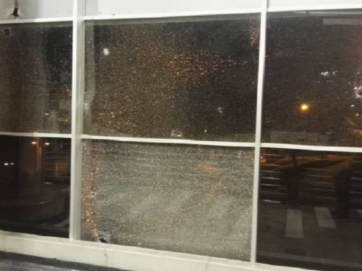 Durante una protesta atacaron una estación del Metroclable en Medellín
