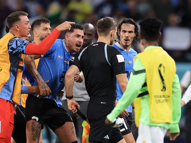Uruguay quedó eliminada en medio de una polémica actuación de Daniel Siebert. (Photo by Buda Mendes/Getty Images)