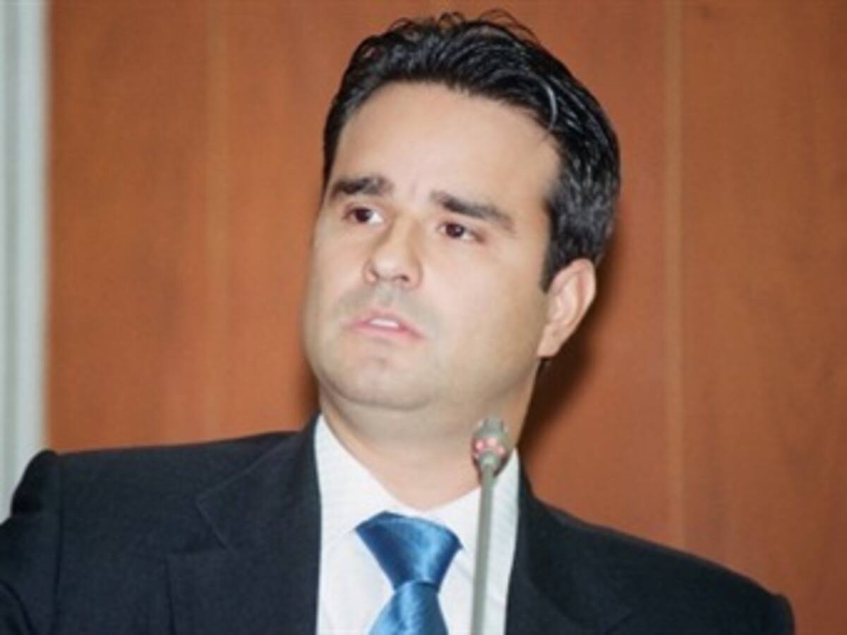 Que las Farc firmen la paz y luego sí propongan, dice presidente de la Cámara