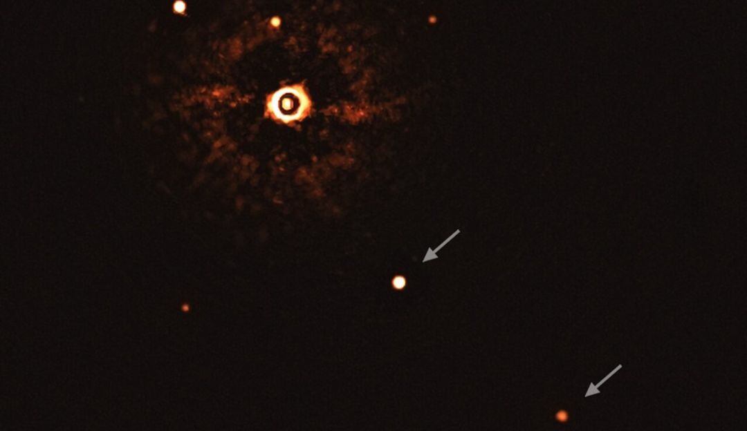 Primera imagen de un sistema planetario múltiple alrededor de una estrella de tipo solar