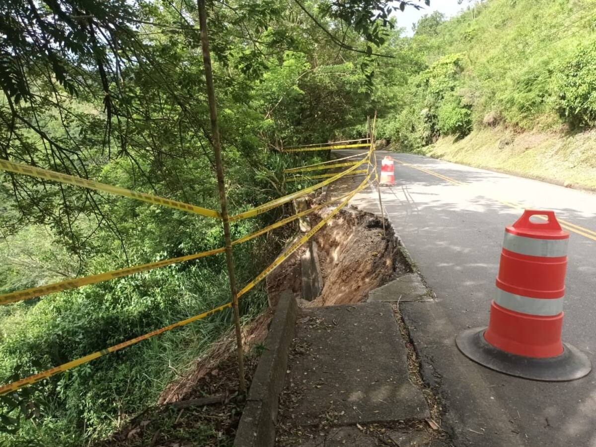 Cierre nocturno preventivo en la vía entre Quimbaya, Quindío y Cartago, Valle por deslizamientos