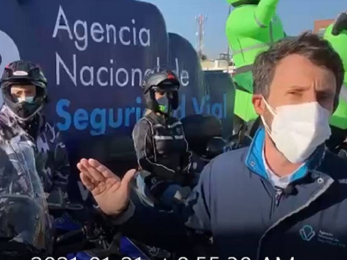 Este sábado empieza a regir norma sobre uso correcto de casco en moto