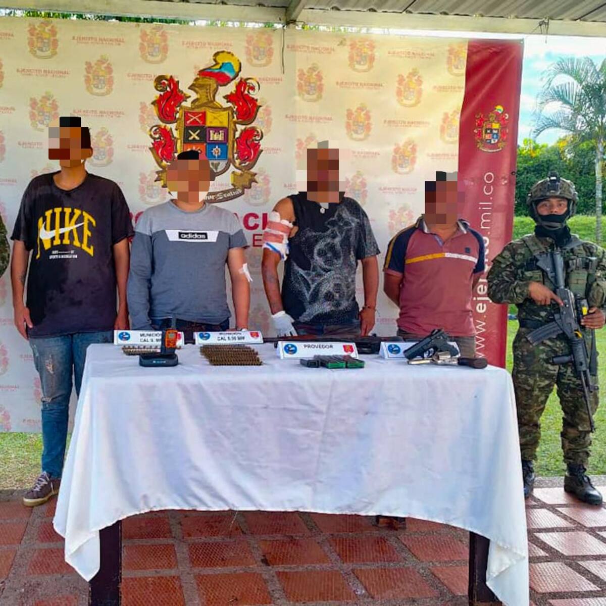 Cuatro ilegales capturados, un abatido y un menor recuperado, dejan combates en Támesis, Antioquia