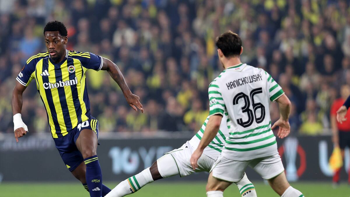 Video: Jhon Jader Durán, expulsado en Fenerbahce por agredir a un rival en la Europa League