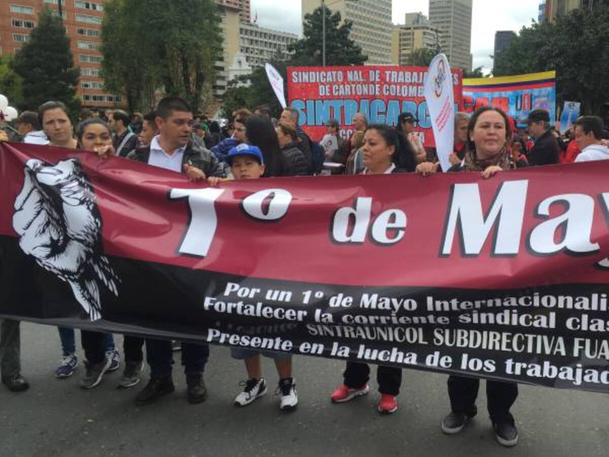 Avanzan marchas en Bogotá por Día del Trabajo