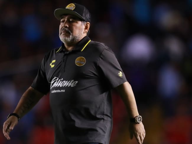 Maradona sufre de artritis severa y debe operarse