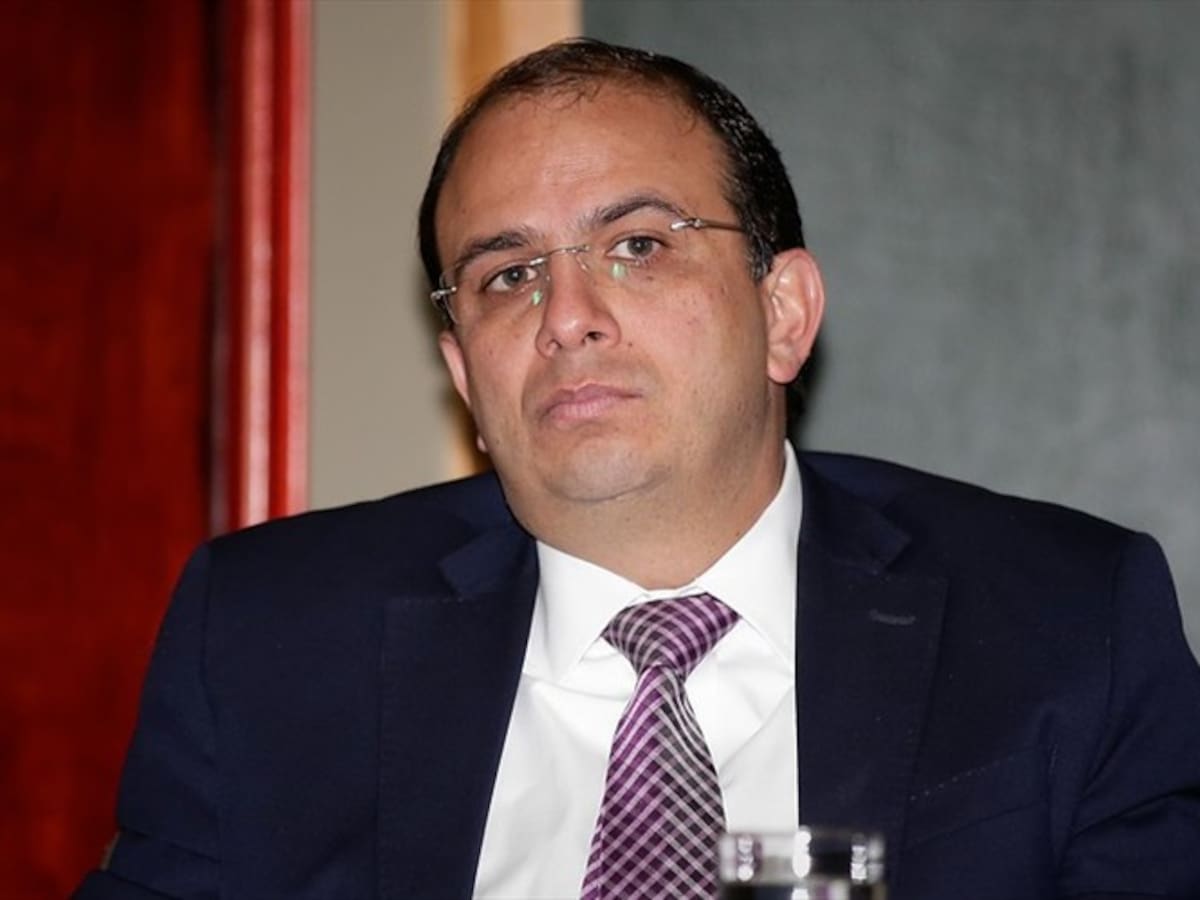 Carlos Camargo renuncia al CNE