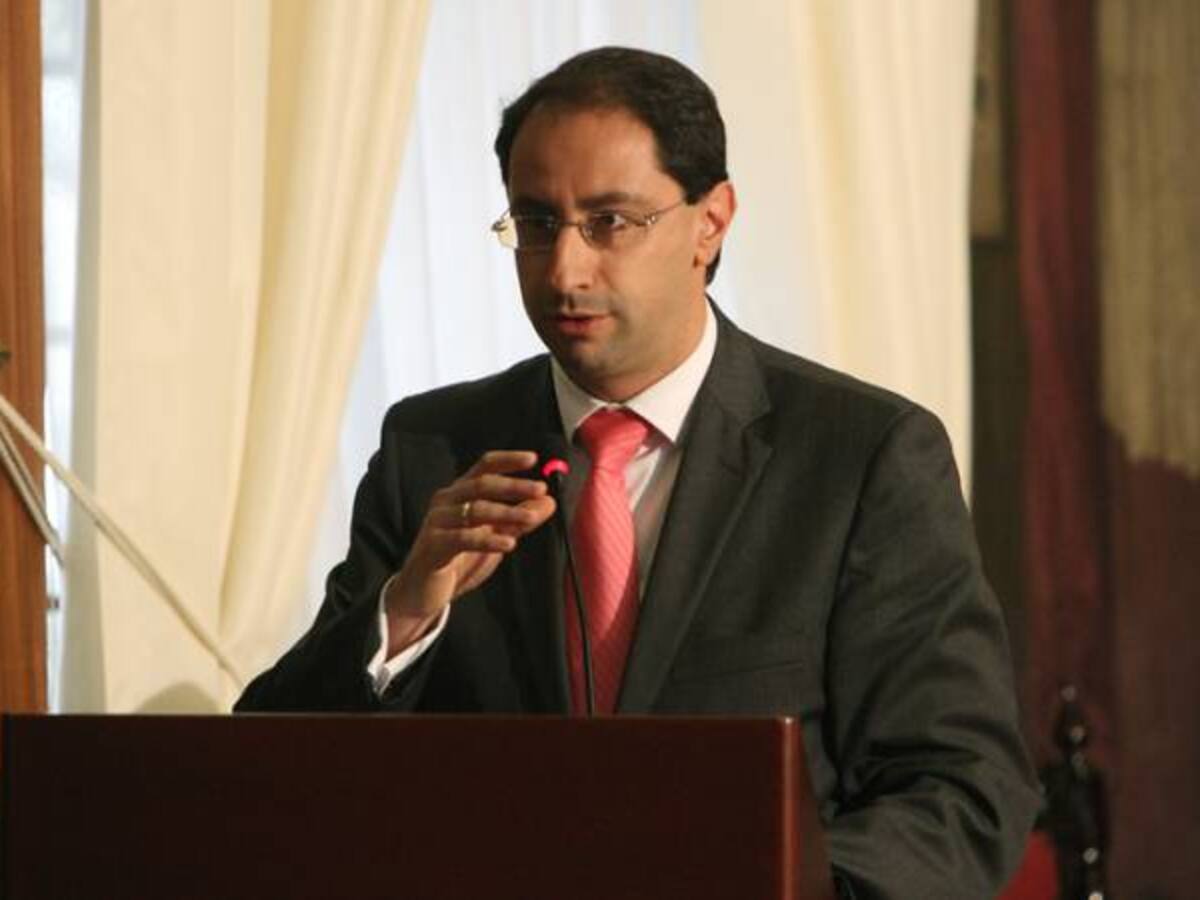 Alza del salario mínimo, la gran encrucijada del Gobierno