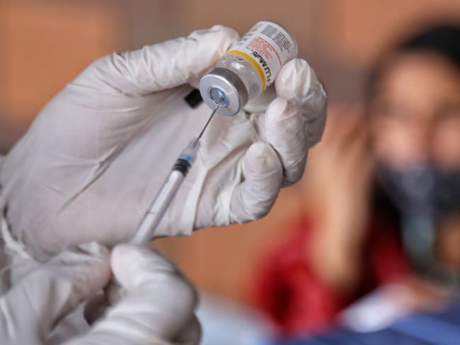 Avanza investigación sobre presunta venta de vacunas