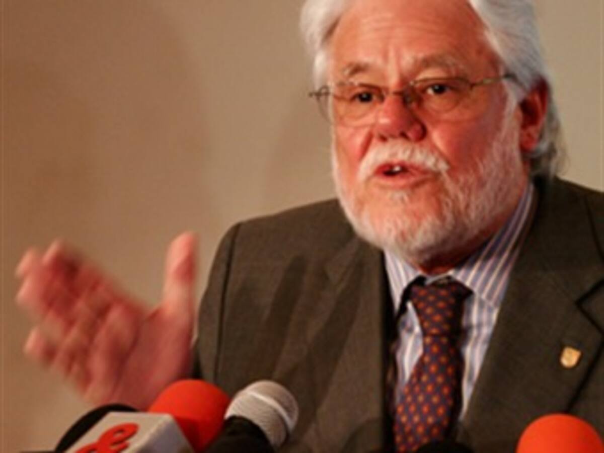 Por consulta se escogerá candidato único del Polo para las presidenciales