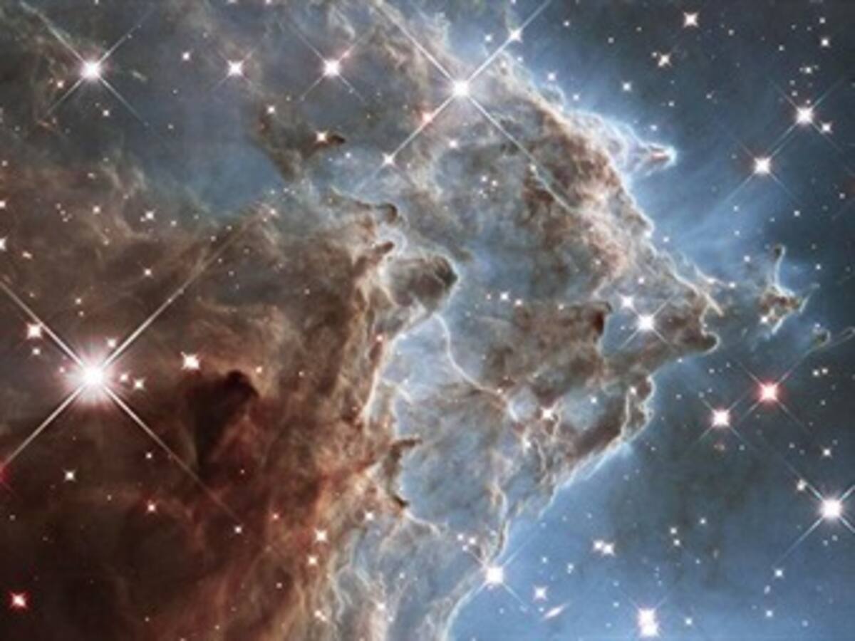 Hubble cumple 25 años creando postales de lujo del universo