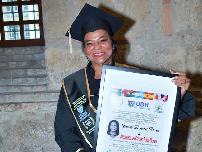 Jacqueline Perea Blanco recibe Doctorado Honoris Causa