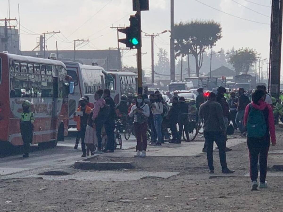 Protesta de conductores en la calle 13 por la instalación de bicicarriles