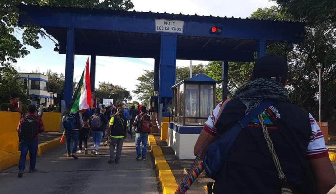 Bloqueos en peaje Los Cauchos