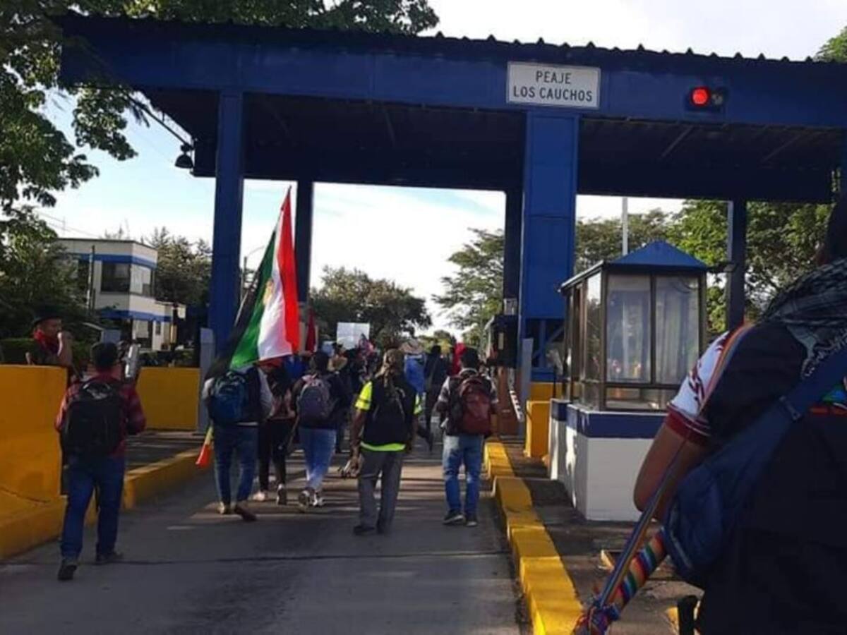 Indígenas se toman peaje en el Huila