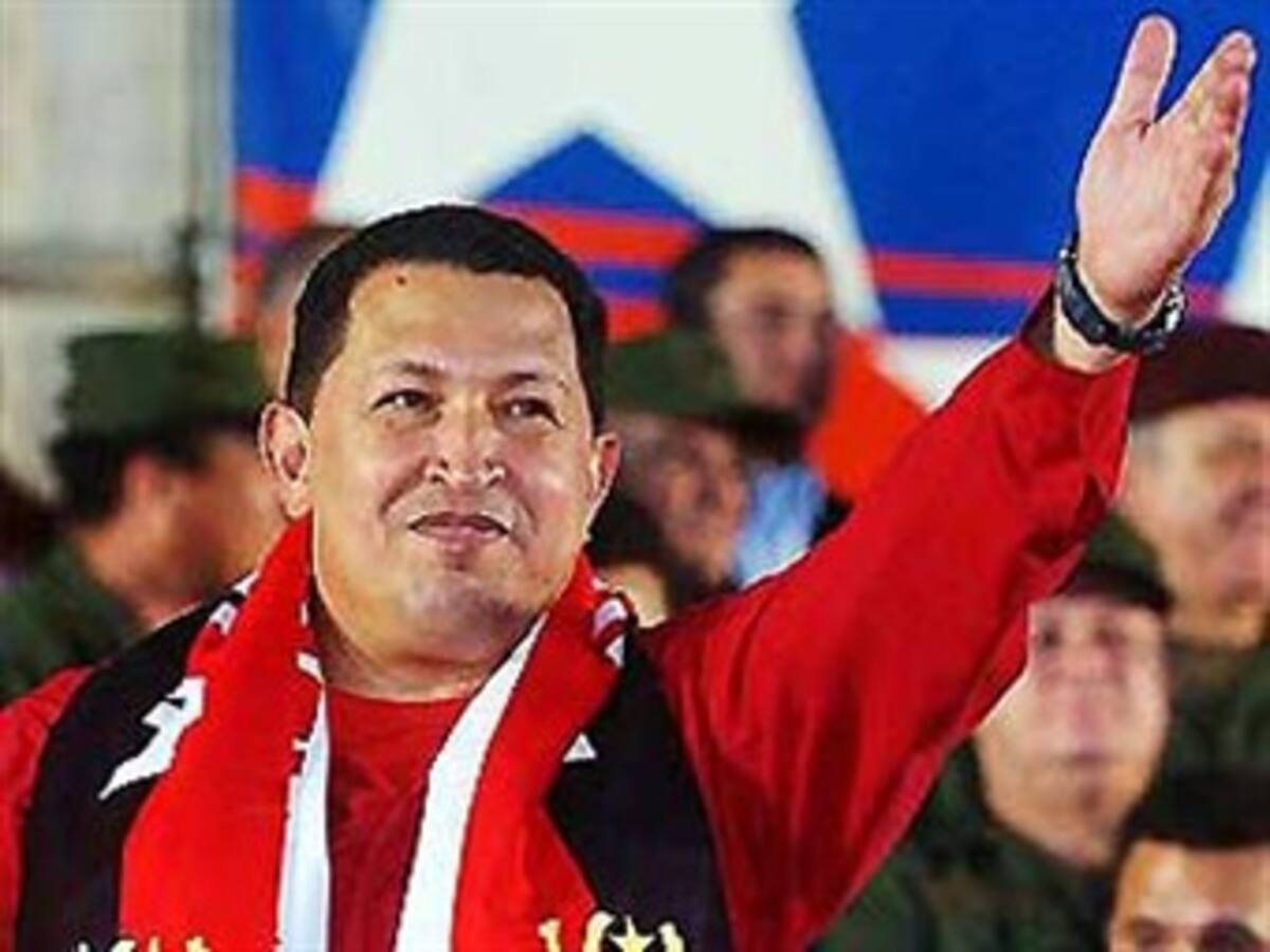 Chávez anunció aumento del salario mínimo en Venezuela en más del 30%