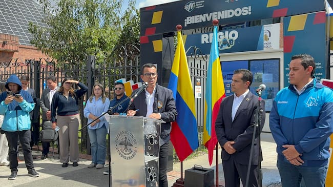 “Bogotá no queda por fuera del Regiotram”, gobernador Jorge Emilio Rey