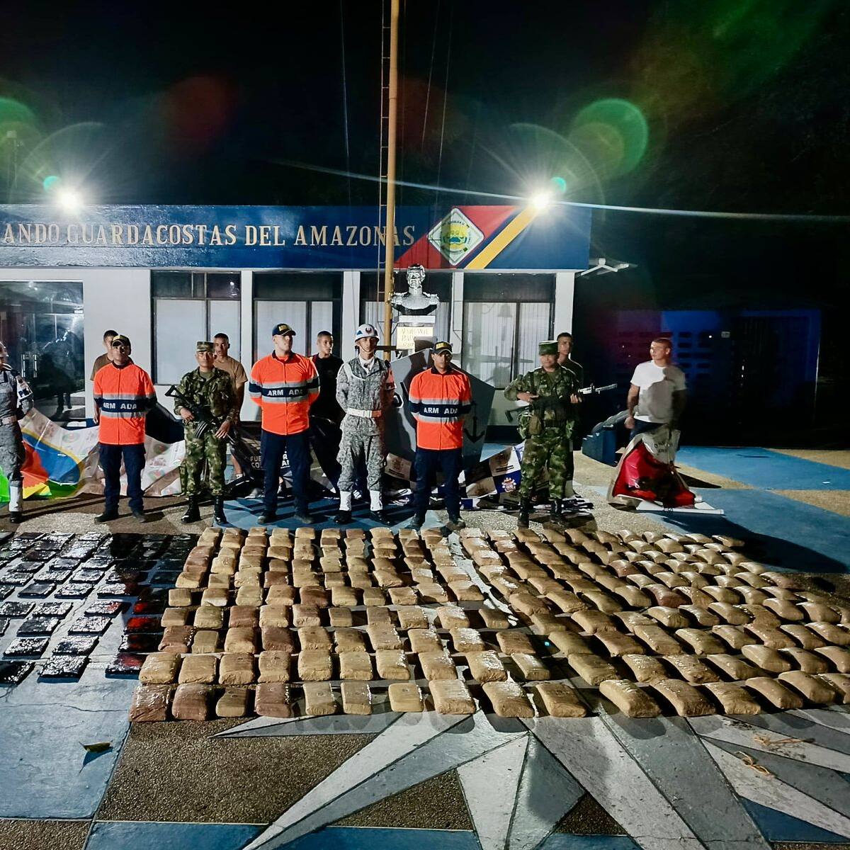 FF.MM. de Colombia junto a la Policía de Perú incautan cerca de 2 toneladas de marihuana