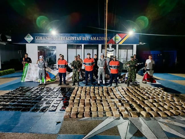 FF.MM. de Colombia junto a la Policía de Perú incautan cerca de 2 toneladas de marihuana