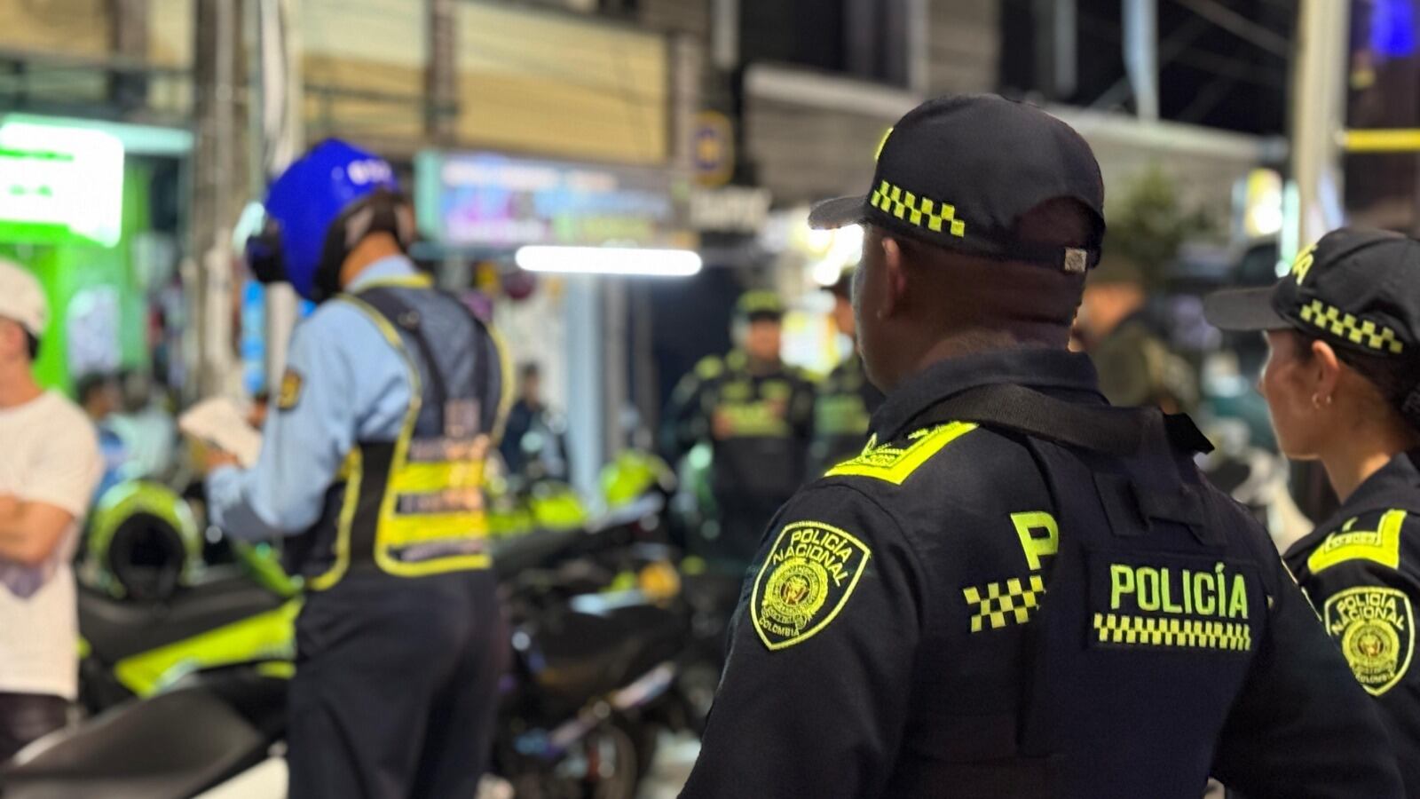 Operativo en barrio Manrique de Medellín. Cortesía: Alcaldía de Medellín