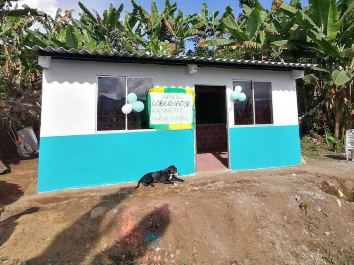 3 familias de un resguardo indígena de Caldas se beneficiaron de viviendas
