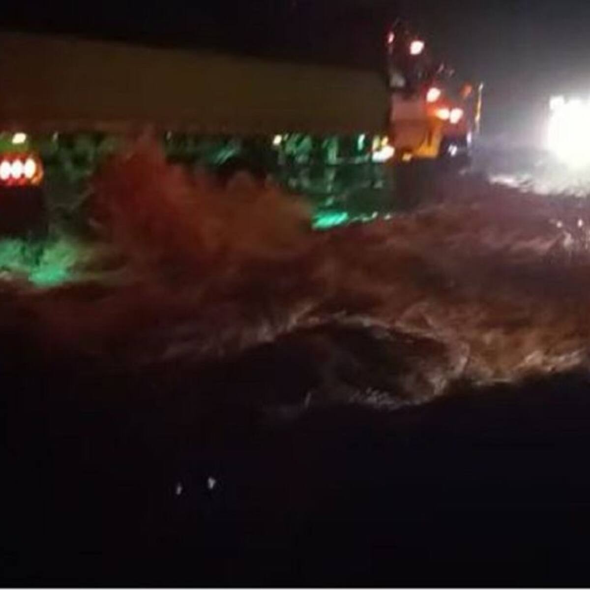 Reportan varios derrumbes en la Autopista Medellín-Bogotá en San Luis