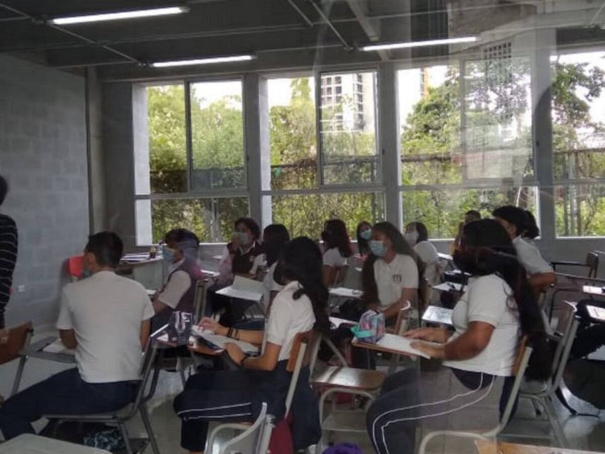 36.000 estudiantes regresan de vacaciones a la presencialidad en Armenia