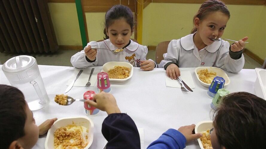 Los síntomas aparecieron luego de consumir un arroz con pollo en la institución/ Imagen de referencia. Foto: Getty Images