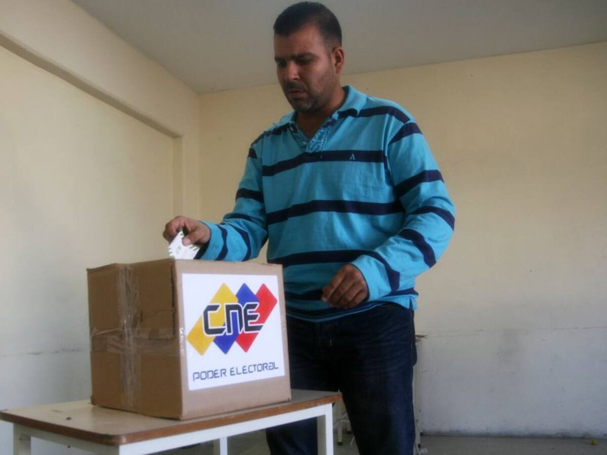 ¿Quiénes parten al frente en el inicio de la carrera de las primarias opositoras?