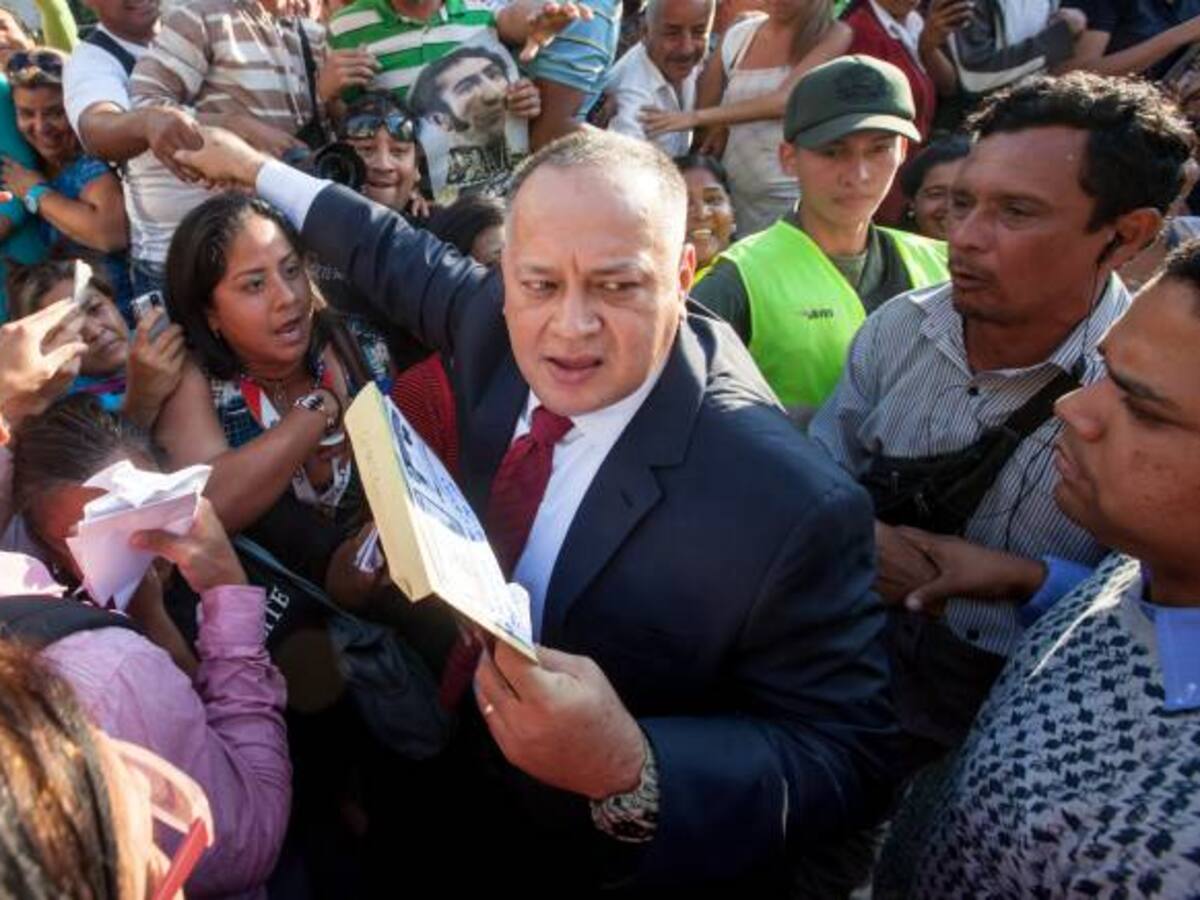 Diosdado Cabello dice que "deben detener" a Uribe