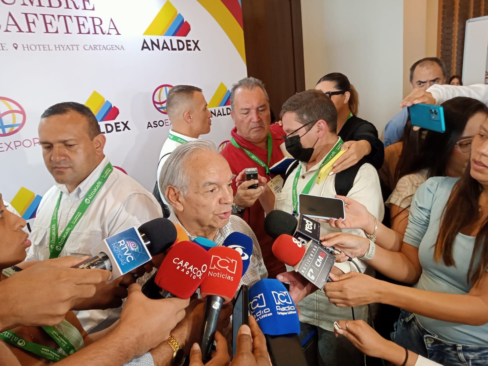 “Estamos examinando si lo llevamos a $33 billones”: MinHacienda sobre recorte presupuestal