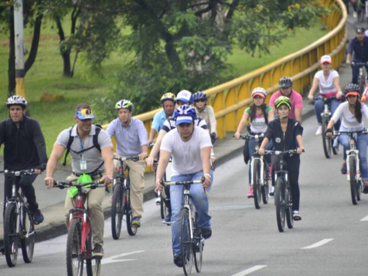 Medellín estimula a los servidores municipales para ir En Bici al trabajo