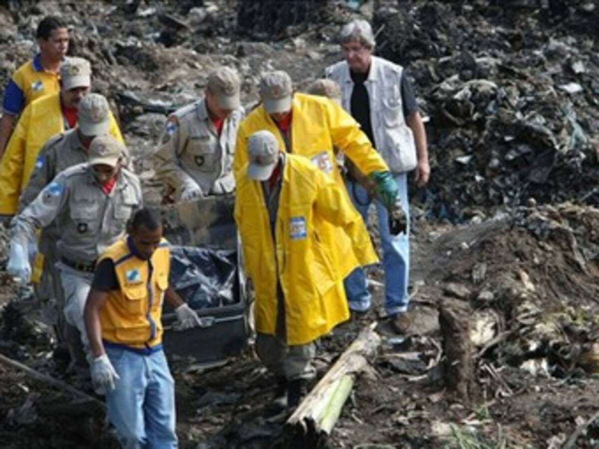 Bomberos temen que unas 200 personas hayan sido sepultadas por alud en Brasil