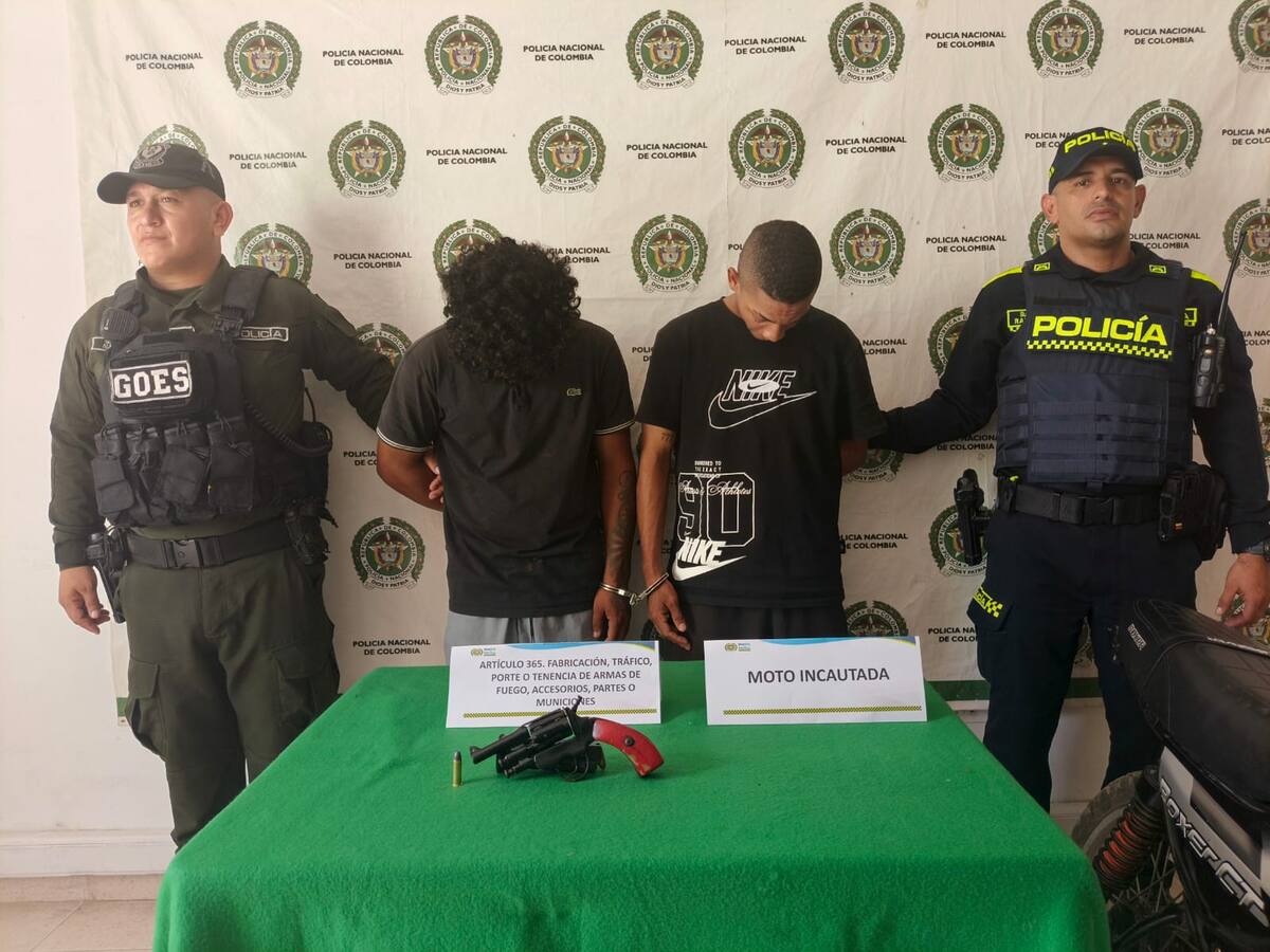 Capturados dos jóvenes en Arjona por porte ilegal de arma de fuego