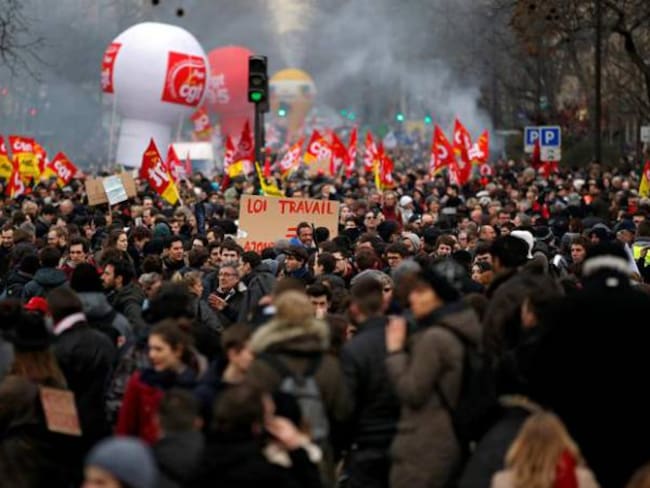 [En Fotos] Miles de trabajadores protestaron por proyecto de reforma laboral en Francia