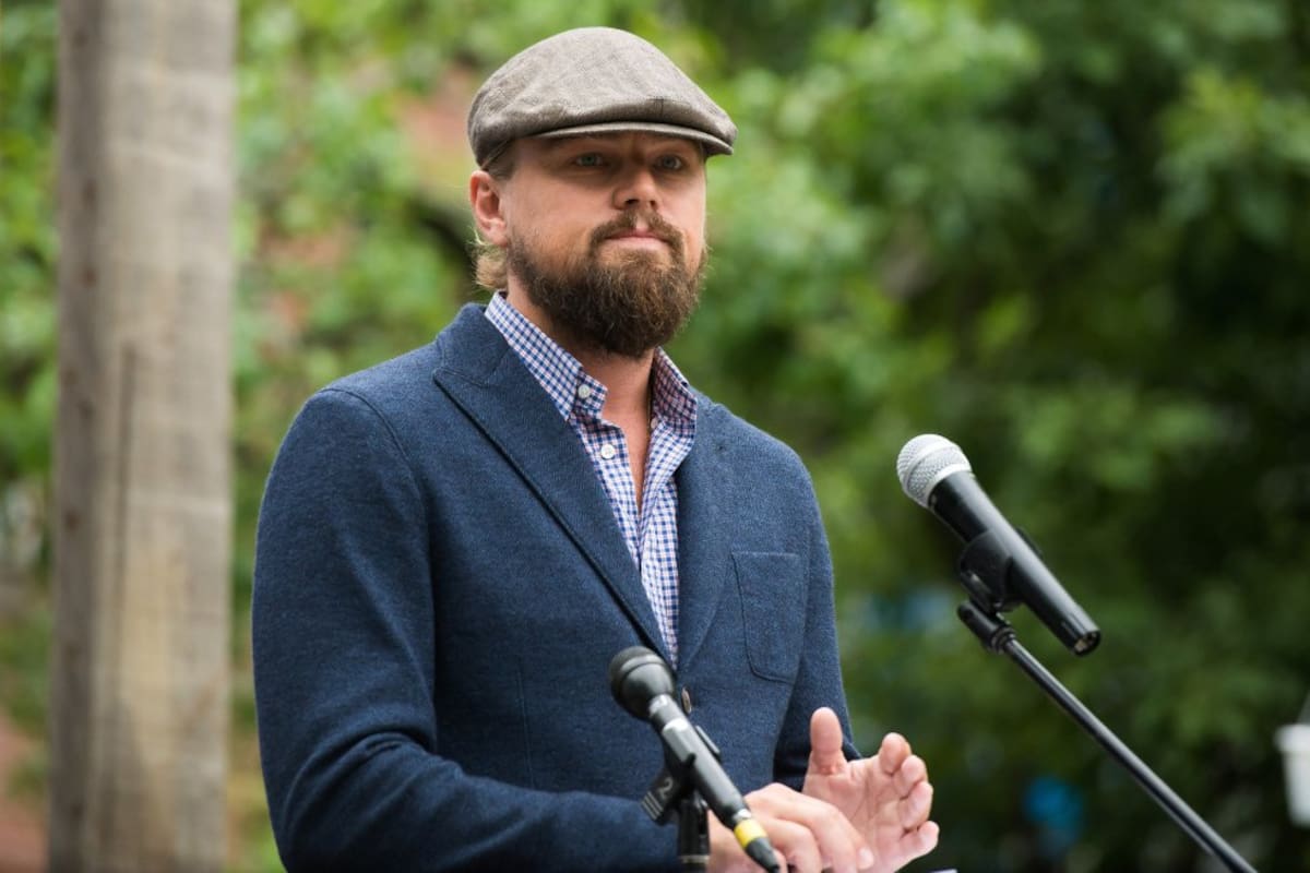 En 2015, el Dicaprio lució una barba larga y atuendos más formales. 