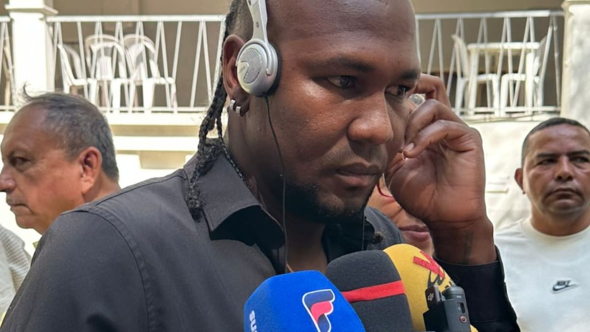 Hugo Rodallega confirmó en La W su continuidad con Santa Fe un semestre más