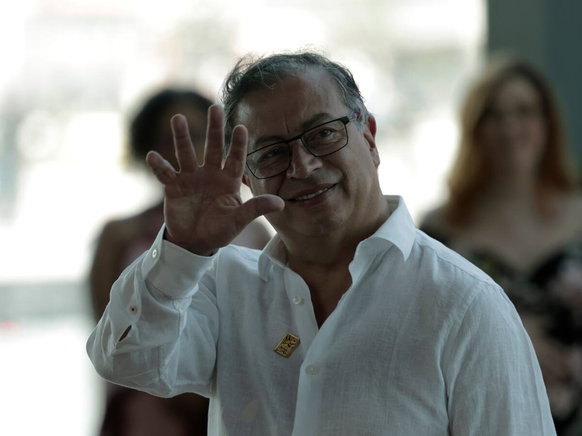 Presidente Petro solicitó al Banco de la República bajar la tasa de interés