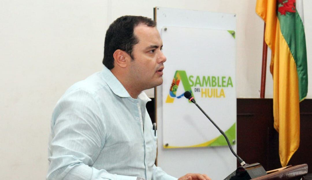 La investigación que por el delito de violencia intrafamiliar agravada adelanta la Fiscalía contra el Contralor del Huila, siendo víctima su expareja en hechos ocurridos el pasado mes de mayo en Neiva.