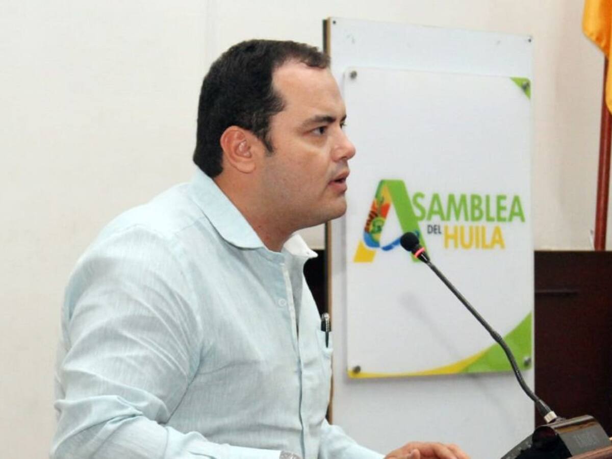 Contralor del Huila deberá reparar daños causados a su ex pareja