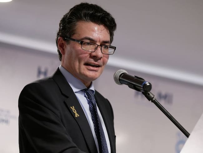 Alejandro Gaviria anuncia su candidatura presidencial
