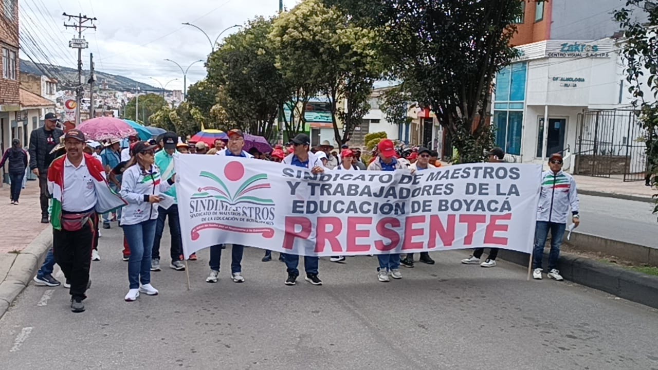 Los maestros del departamento de Boyacá que hacen parte de Sindimaestros harán parte de las marchas que se realizarán este 28 y 29 de mayo / Foto: Caracol Radio.