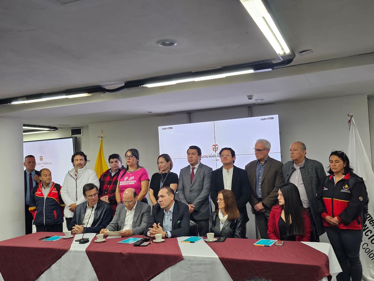Atención: Gobierno anuncia aumento salarial para trabajadores públicos, será del IPC +1.8% para 2025