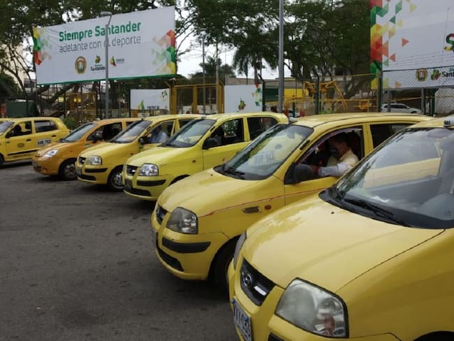 Taxista en alerta por reactivación de Uber