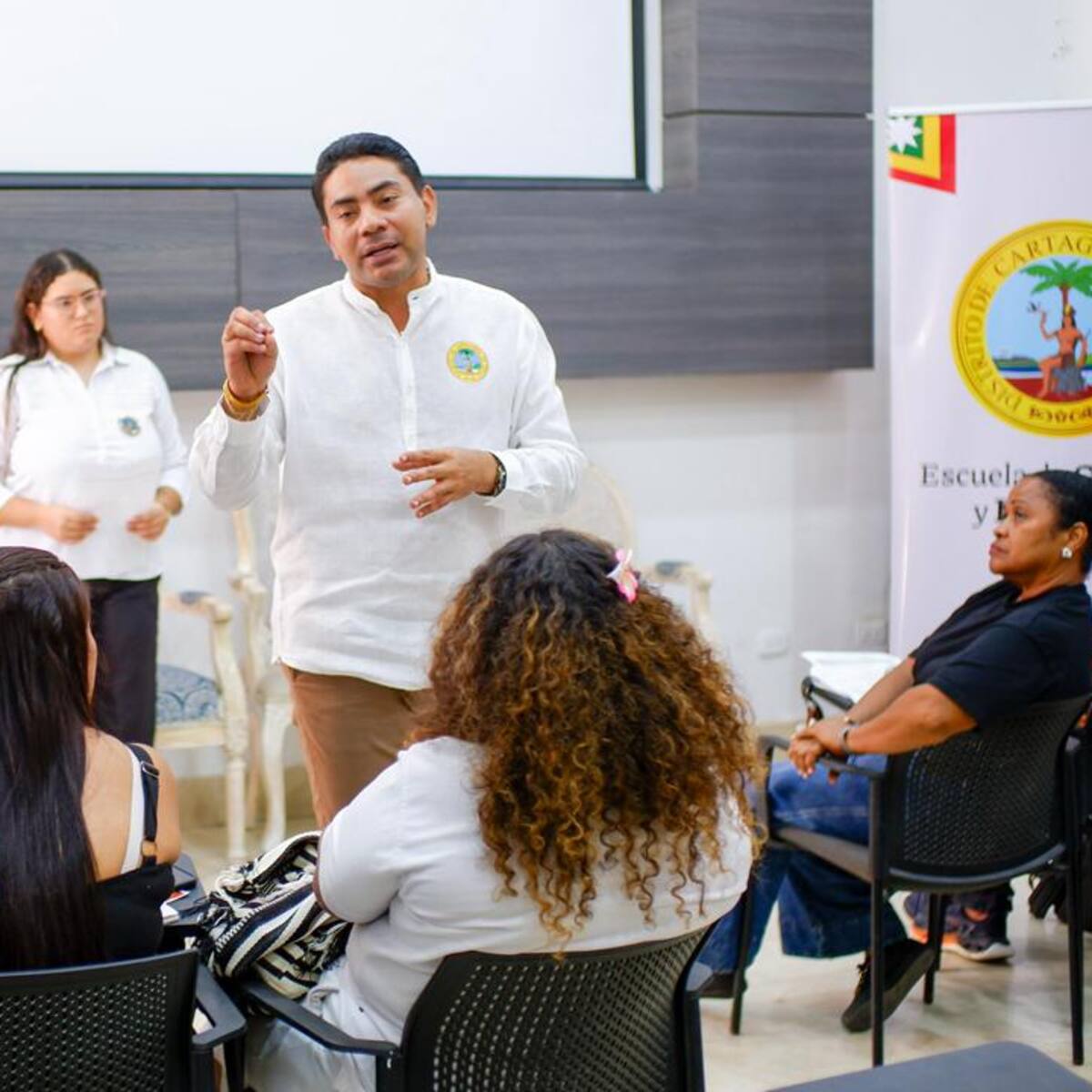 Talleres de formulación colectiva liderados por Escuela de Gobierno en Cartagena