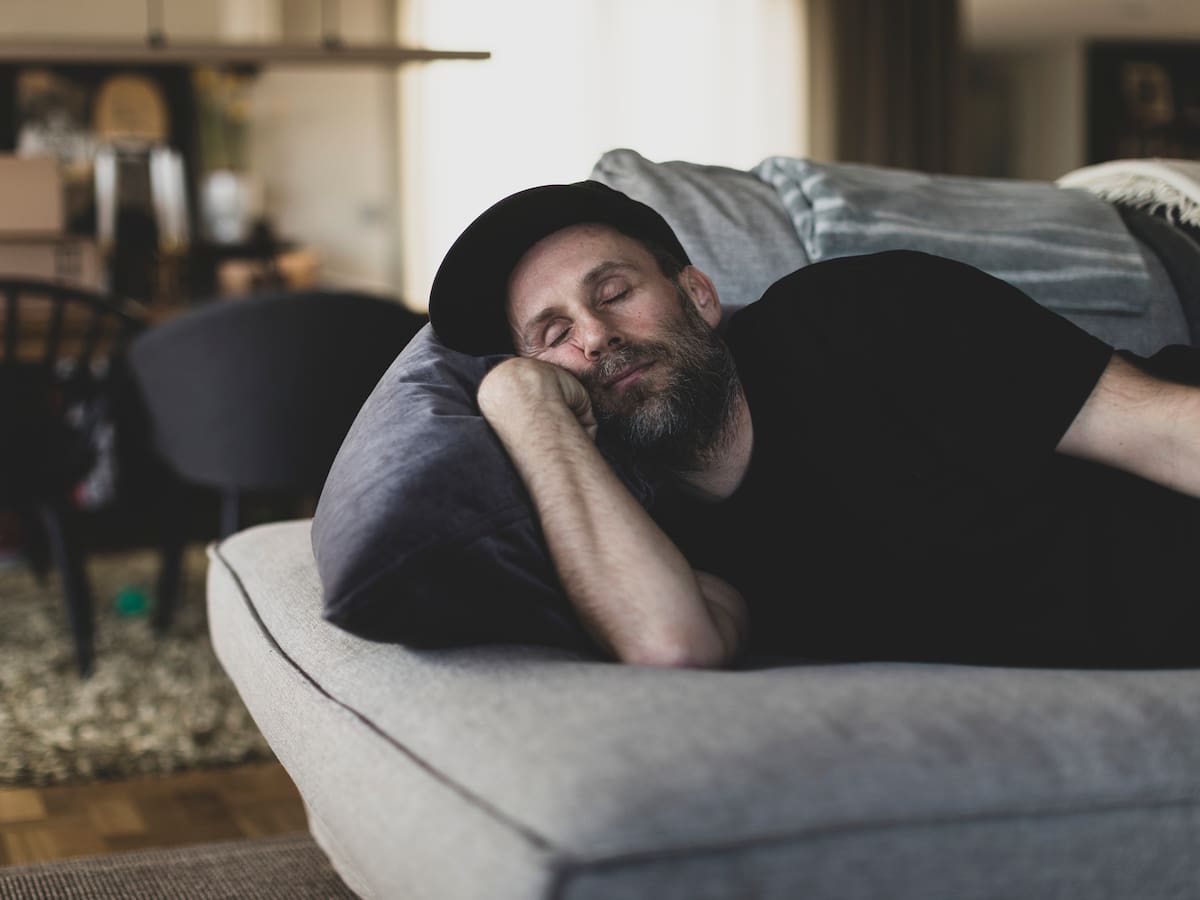 ¿Cuánto debería dormir para mantener una buena salud mental? Expertos responden