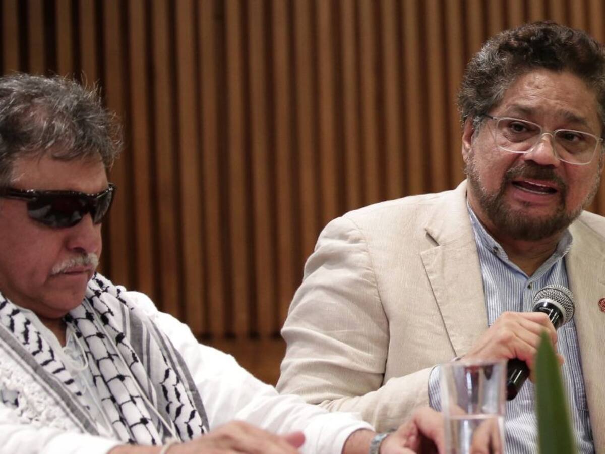 Gobierno dice que trabaja con EE.UU. en captura de Santrich y Márquez