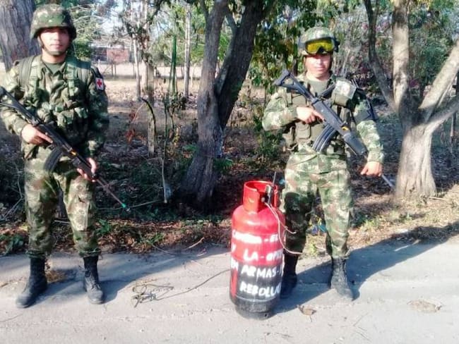 ELN habría dejado cilindro en plena carretera del sur de Bolívar
